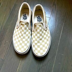 Barely worn classic checkered vans